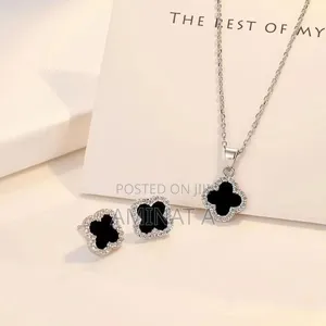 Clove Chain and Earrings Style (Gold and Silver)
