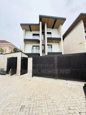 5bdrm Duplex in Banana Island for sale