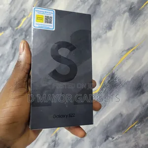 New Samsung Galaxy S22 5G 128 GB Black