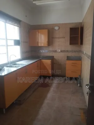 Furnished 2bdrm Block of Flats in Off Rahman Adebayejo, Lekki Phase 1