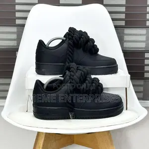 Chunky Laced Nike