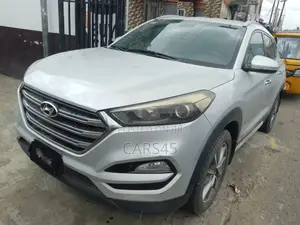 Hyundai Tucson 2017 Silver
