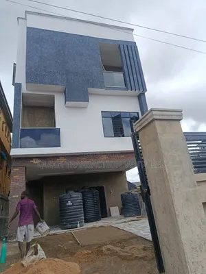 5bdrm Duplex in Parkveiw Estate, Okota for rent