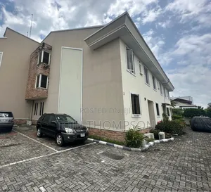 4bdrm Duplex in Banana Island for rent