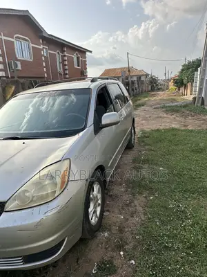 Toyota Sienna 2006 Silver