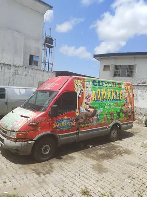 Van Hire for House Move in Oniru