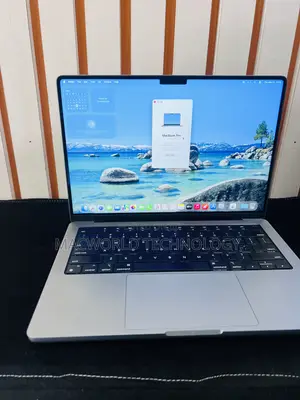 Laptop Apple MacBook Pro 2022 M2 16GB Apple M2 SSD 512GB