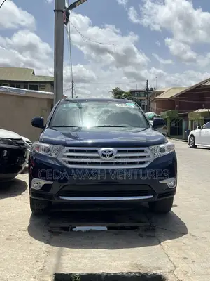 Toyota Highlander 3.5L 2WD 2013 Blue