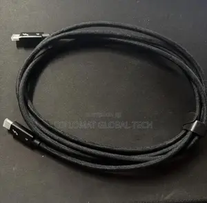 Thunderbolt 4 Cable. 240w Laptop Charging. 40gbps. Resolution 1m