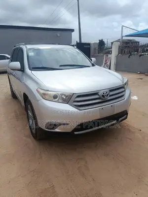 Toyota Highlander 2012 Silver