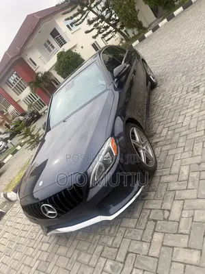 Mercedes-Benz C300 2016 Blue