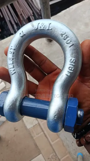 8.5 Ton Bow Shackles