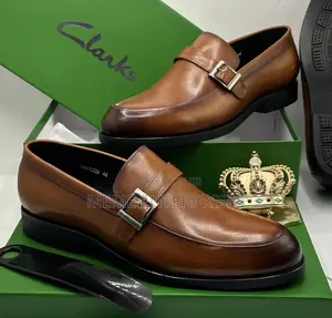 Buckle Shoe : 