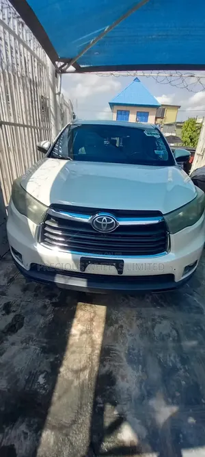 Toyota Highlander Limited 4dr SUV (3.5L 6cyl 6A) 2015 White