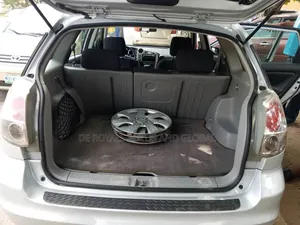 Toyota Matrix Hatchback FWD (1.8L 4cyl 5M) 2006 Silver