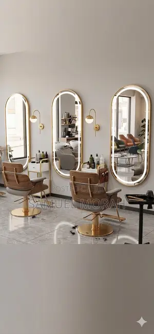Luxurious Salon Mirror With Led Light
