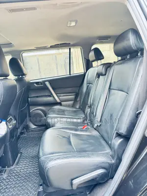 Toyota Highlander SE 2012 Black