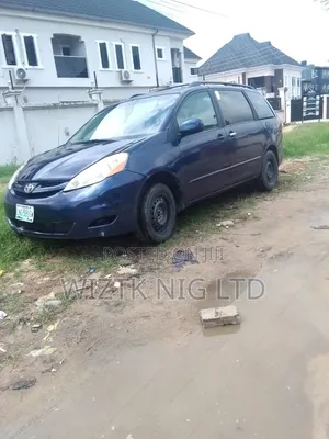 Toyota Sienna 2006 Blue