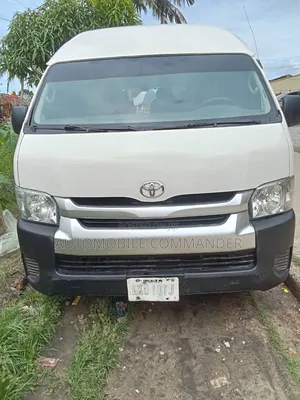 Toyota HiAce 2017 White