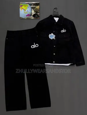 Premium High Quality Luxury Designer Up and Down Jeans Available