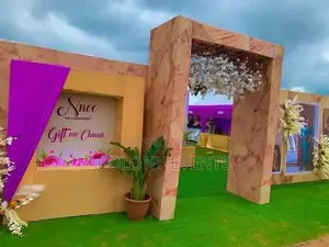 Intimate Outdoor Decoration