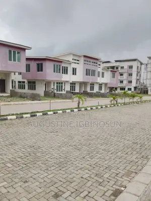 3bdrm Duplex in Sagamu for sale
