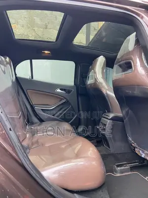 Mercedes-Benz GLA 250 2015 Brown