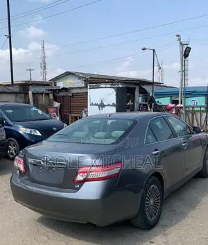 Toyota Camry 2010 Gray
