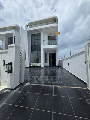 5bdrm Duplex in Royal Pine Estate, Chevron for sale