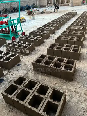Mobile Concrete Block Moulding Machine (3500 Blocks Daily