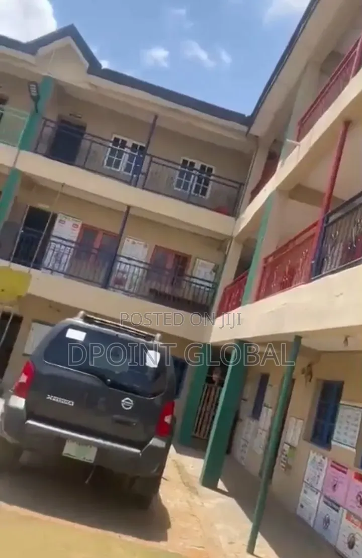 Functioning School in Ayobo