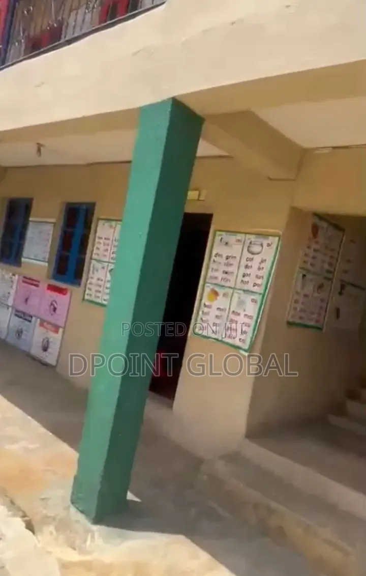 Functioning School in Ayobo
