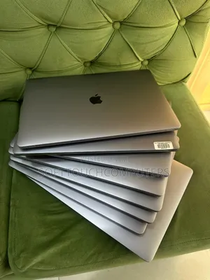 Laptop Apple MacBook Pro 2017 16GB Intel Core i7 SSD 512GB