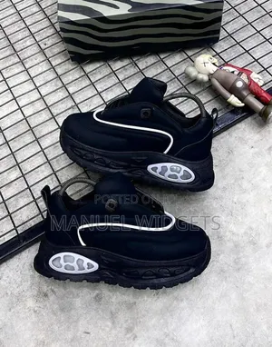 Chunky Classic Black Drip Sneakers – Premium Quality