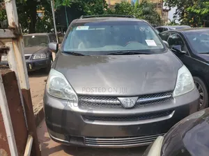 Toyota Sienna XLE Limited AWD 2005 Gray