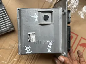 Ecu Brain Box Toyota Land Cruiser 2011 1gr V6 Mt 89661-60g40