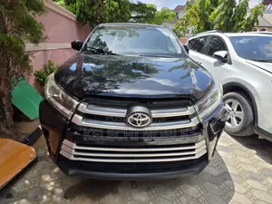 Toyota Highlander LE Plus 4dr SUV AWD (3.5L 6cyl 6A) 2015 Black