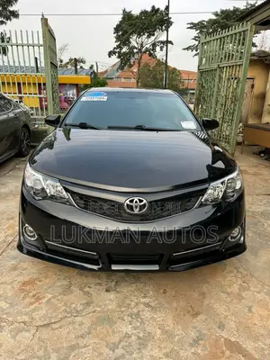 Toyota Camry SE V6 4dr Sedan (3.5L 6cyl 6A) 2012 Black