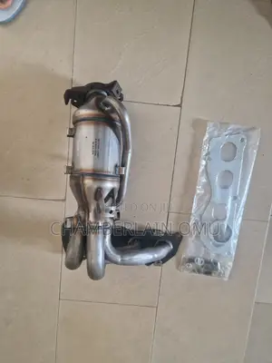 Brand New Toyota Camry Engine Manifold Catalytic Converter With Gasket