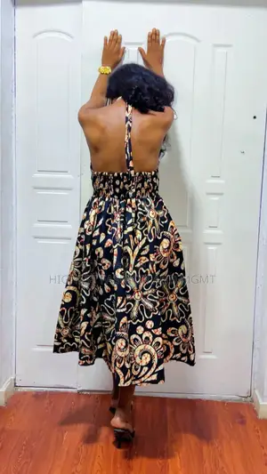 Backless Short Gown - Style 742
