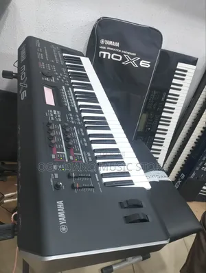 Yamaha Mox6 Professional Advanced Digital Synthesizer Workstation