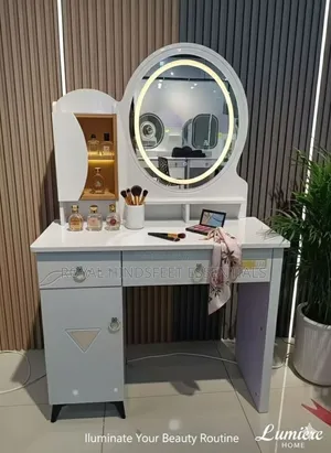 Make Up Station
