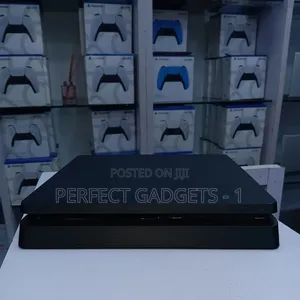 Play Station 4 Slim