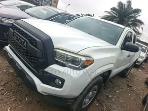 Toyota Tacoma 2017 White