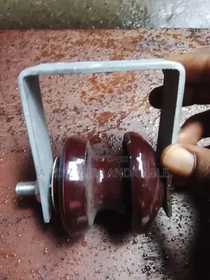 "D Iron Busbar Support Assembly – Insulators, Threaded Rods