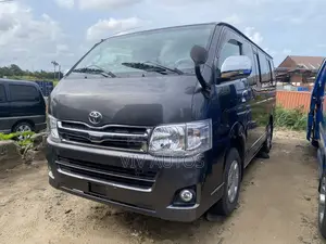 Toyota HiAce 2011 Black