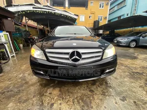 Mercedes-Benz C300 2011 Black