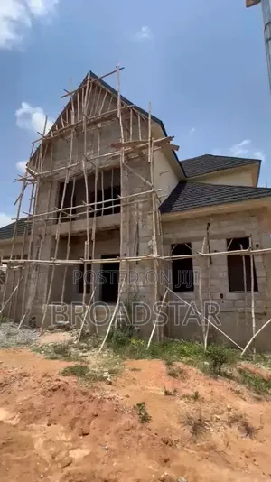 4bdrm Penthouse In Apo Resettlement For Sale