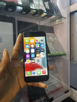 Apple iPhone 7 32 GB Black