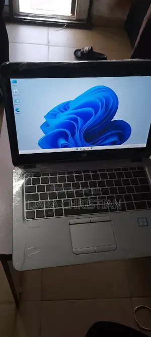New Laptop HP EliteBook 820 8GB Intel Core i5 SSD 256GB